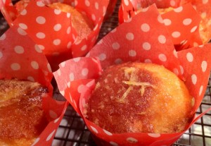 Lemon drizzle cake